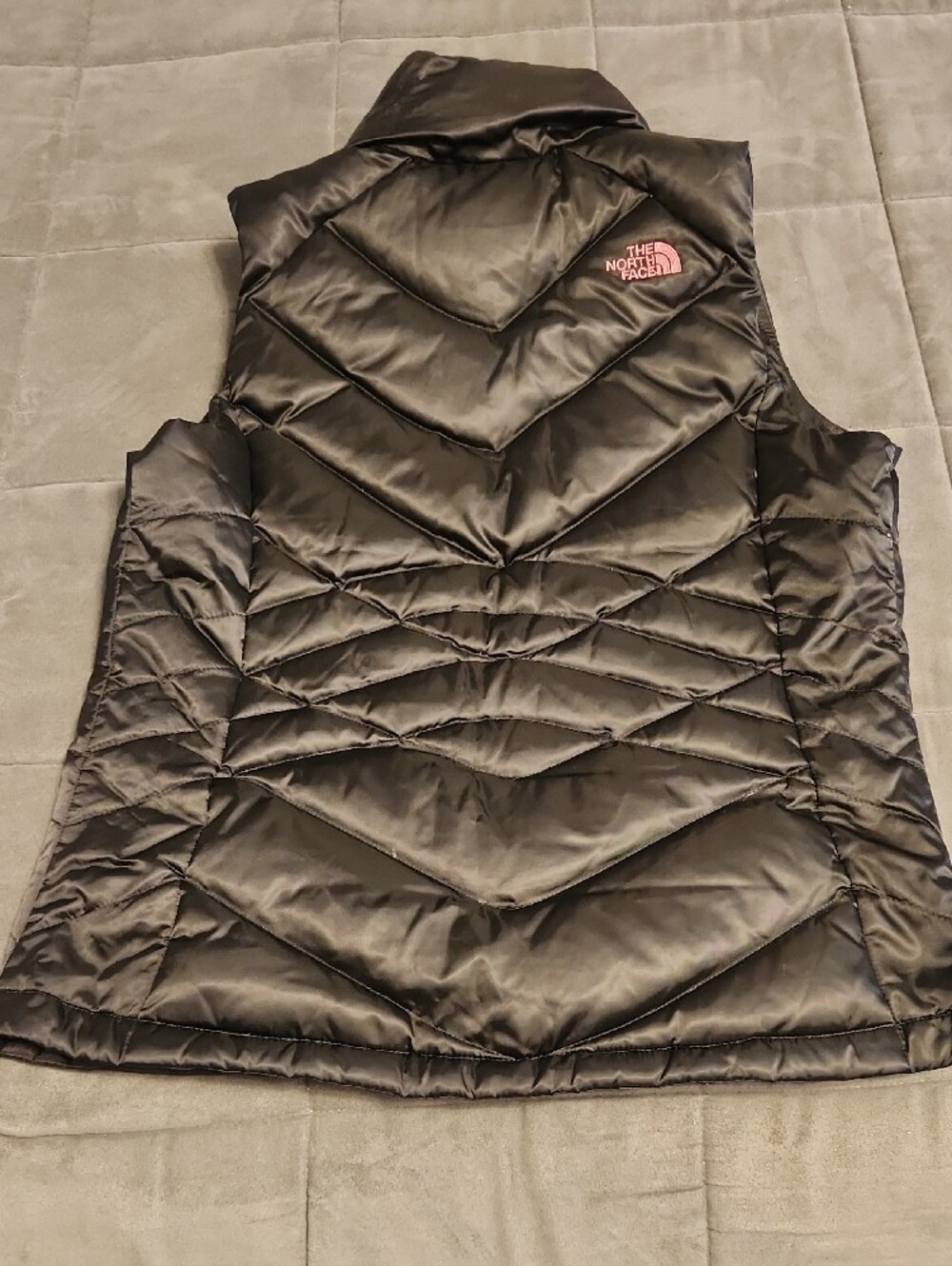 The North Face Women's Black Diamond-Quilt Puffer Vest with Pink Ribbon - Picture 4 of 4